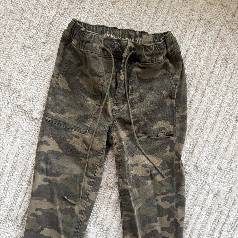 American eagle camo jogger pants
